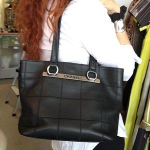 Authentic Chanel Tote Shoulder Bag Cavier skin